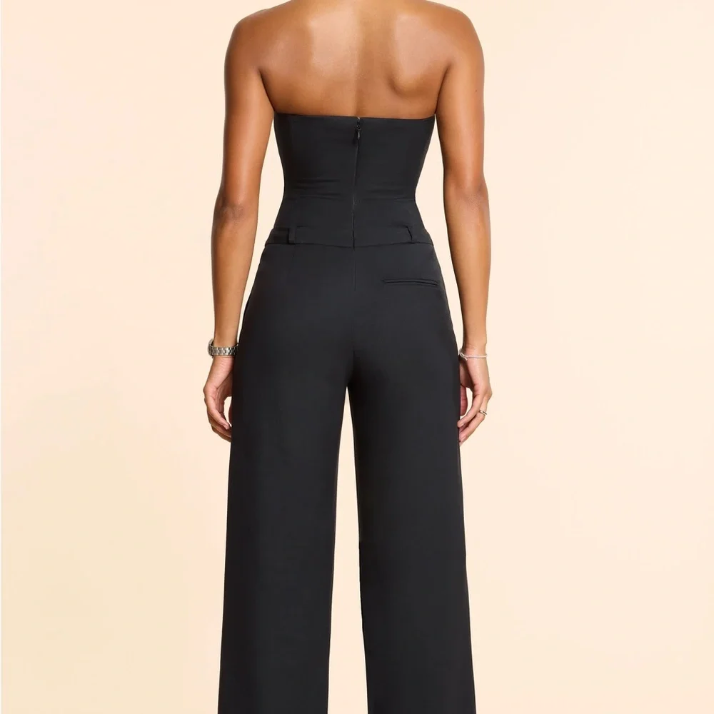 Oh Polly sleek silhouettes